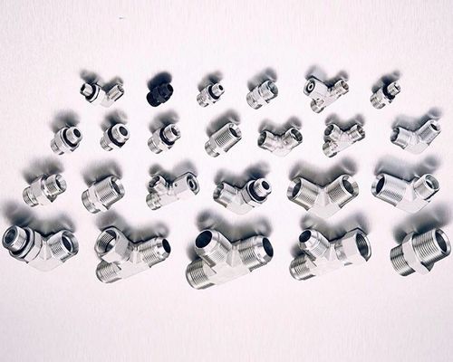 Instalação de tubo hidráulico de vedação métrica com cabeça hexagonal de ligação de anel O Bsp feminino
